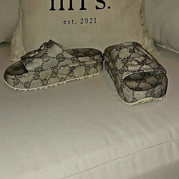 Gucci Slides 36 - Picture 3 of 5
